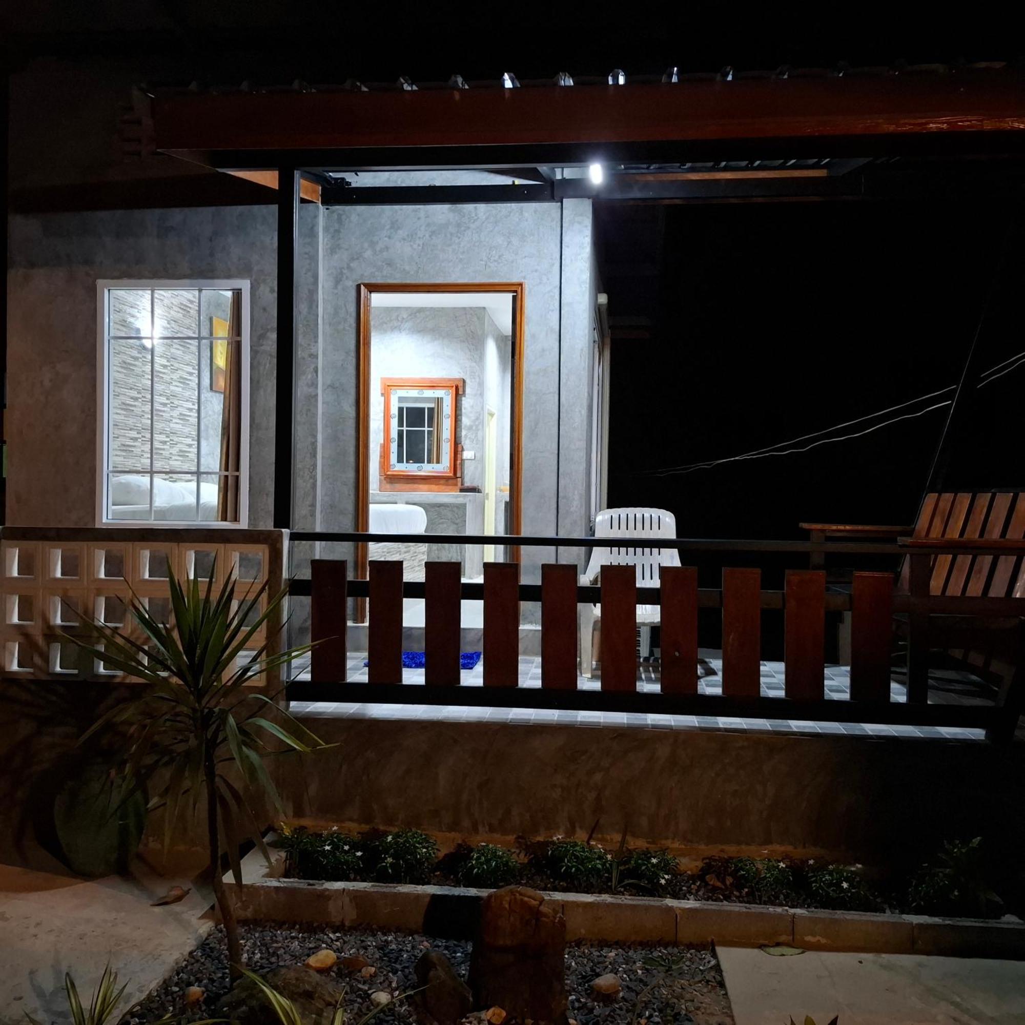 Lanta Valom Buri Villa Ko Lanta Kültér fotó